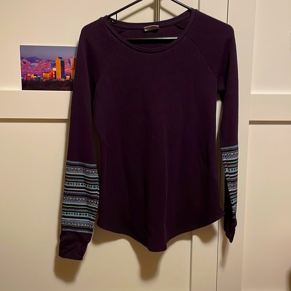 Columbia Tops - ♥️Columbia purple Henley with beautiful blue and green with white sleeve accents